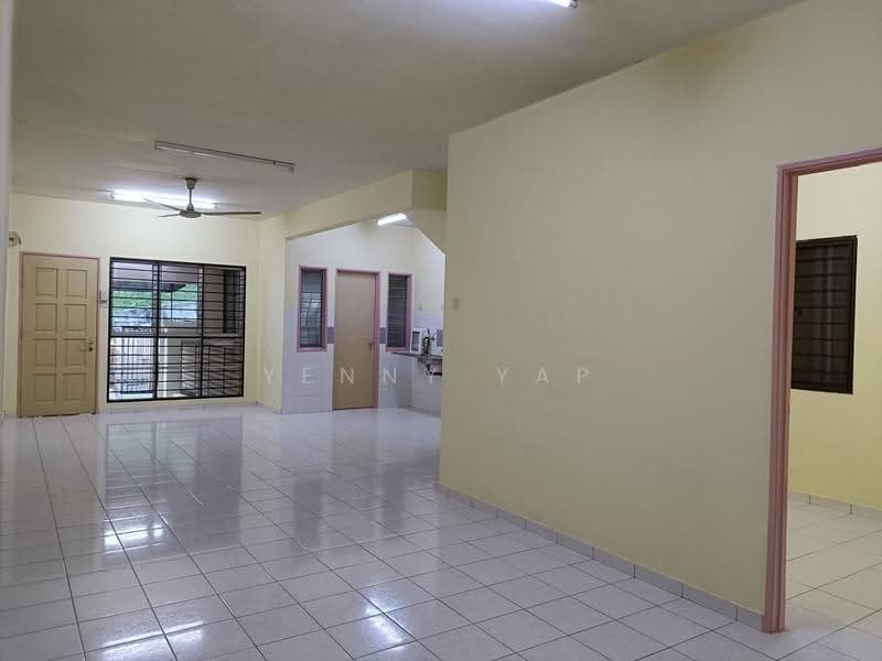 Rumah Bandar untuk Disewa di Taman Amansiara (Rawang) - Yenny Yap - Living Room - PropertyGuru.com.my