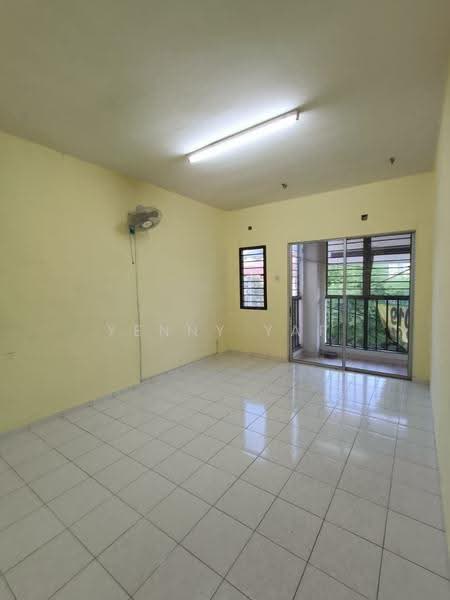 Rumah Bandar untuk Disewa di Taman Amansiara (Rawang) - Yenny Yap - Balcony - PropertyGuru.com.my