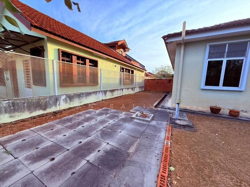 Semi-Detached House for Sale in Taman Teja Fasa 1 (Temin) - Wan Rafizal - PropertyGuru.com.my