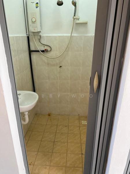 Rumah Flat untuk Disewa di Seri Taman Tanjung - Abby Woo - Bathroom - PropertyGuru.com.my