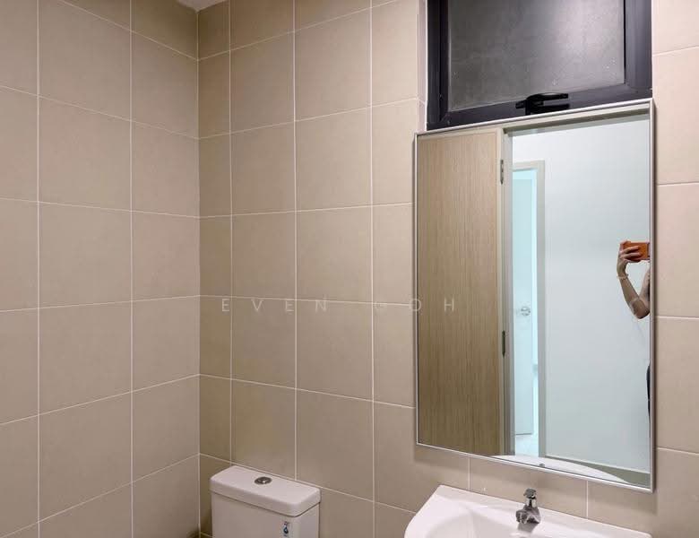 Condominium for Rent at Ideal Venice Residency - Even Goh - Common Bathroom - PropertyGuru.com.my