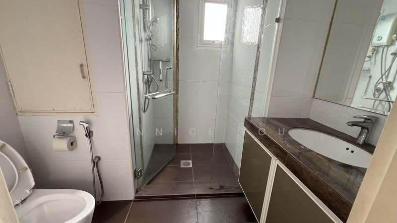 Kondominium untuk Dijual di OBD Garden Tower - Cannice You - Bathroom - PropertyGuru.com.my