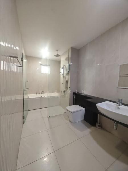 Kediaman Servis untuk Dijual di Paragon Residences @ Straits View - Yap Sin Chen - Bathroom - PropertyGuru.com.my