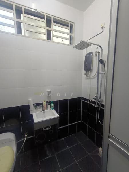 Semi-Detached House for Sale in Perdana Heights (Sungai Petani) - Wadie . - Bathroom - PropertyGuru.com.my