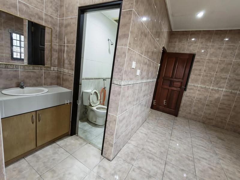 Rumah Teres 2-Tingkat untuk Dijual di Tabuan Jaya Baru (Kuching) - Hunter Wee - Bathroom - PropertyGuru.com.my