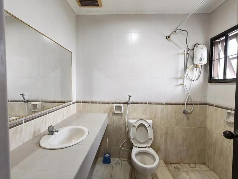 Rumah Teres 2-Tingkat untuk Dijual di Tabuan Jaya Baru (Kuching) - Hunter Wee - Bathroom - PropertyGuru.com.my