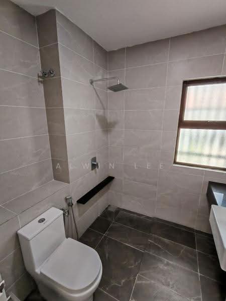 2-storey Terraced House for Sale in Setia Utama (Setia Alam) - Alwin Lee - Bathroom - PropertyGuru.com.my