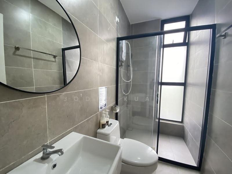 Condominium for Rent at The Cove Hillside Residence - Jodie Kuan - Master Bedroom Ensuite Bathroom - PropertyGuru.com.my