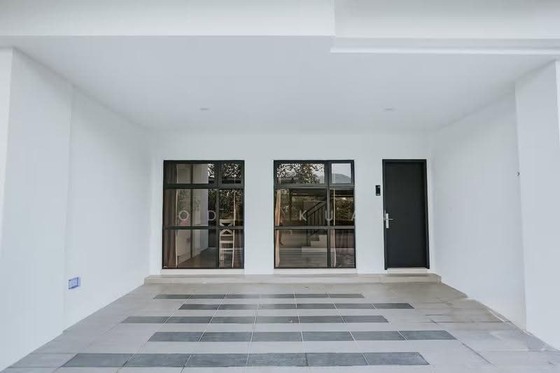 Condominium for Rent at The Cove Hillside Residence - Jodie Kuan - Front Porch - PropertyGuru.com.my