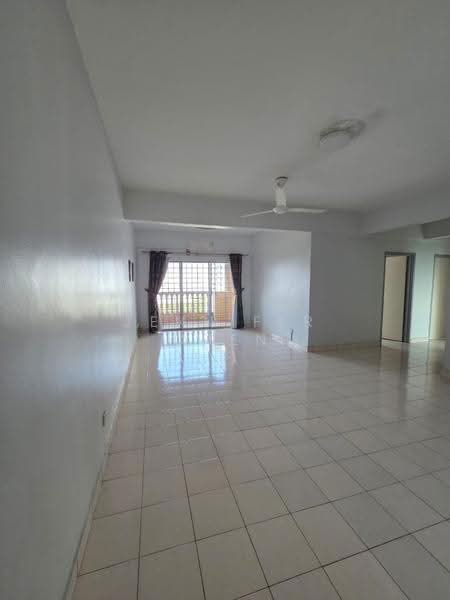 Pangsapuri untuk Dijual di Sri Bayu Apartments - Jennifer Chen - Living Room - PropertyGuru.com.my