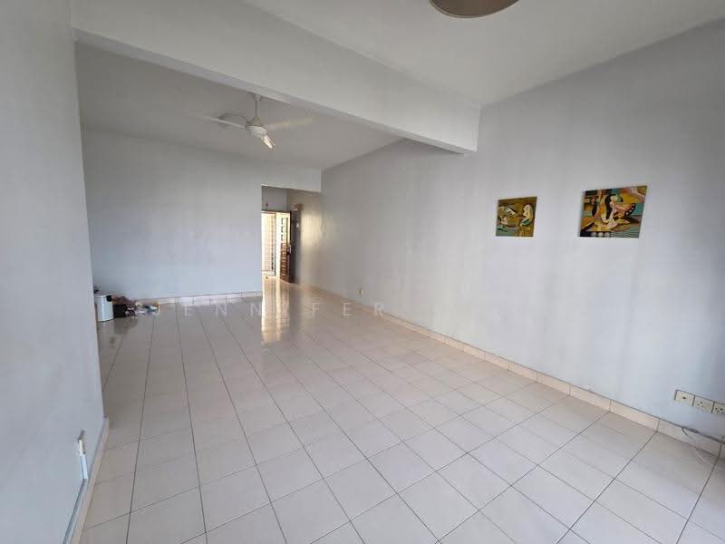 Pangsapuri untuk Dijual di Sri Bayu Apartments - Jennifer Chen - Living Room - PropertyGuru.com.my
