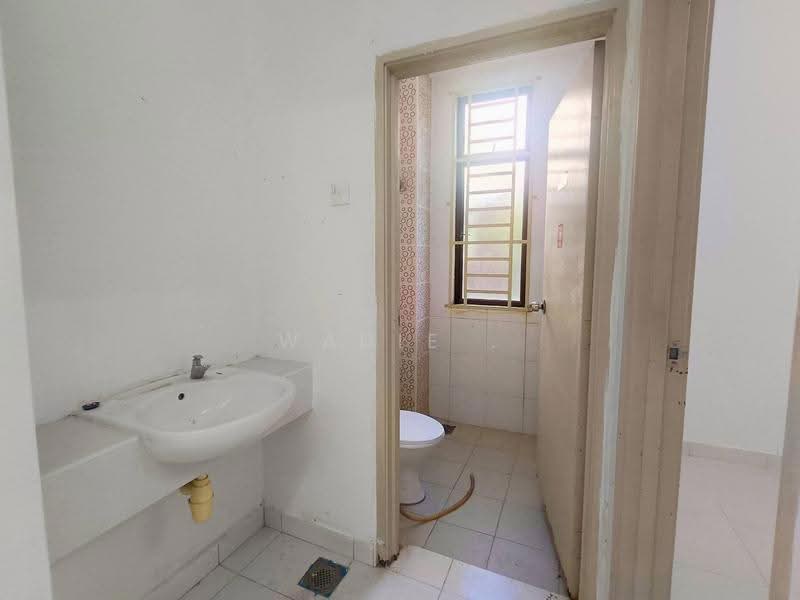 Semi-Detached House for Sale in Perdana Heights (Sungai Petani) - Wadie . - Bathroom - PropertyGuru.com.my
