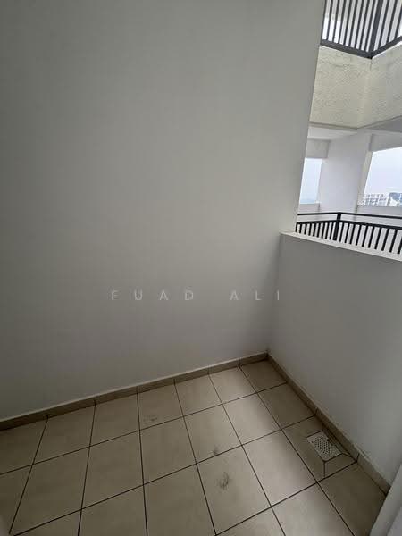 Kondominium untuk Disewa di Residensi Adelia 3 - Fuad Ali - Balcony - PropertyGuru.com.my