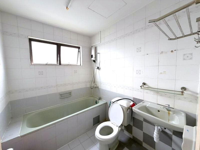 Condominium for Rent at Robson Condominium - Kew . - Bathroom - PropertyGuru.com.my
