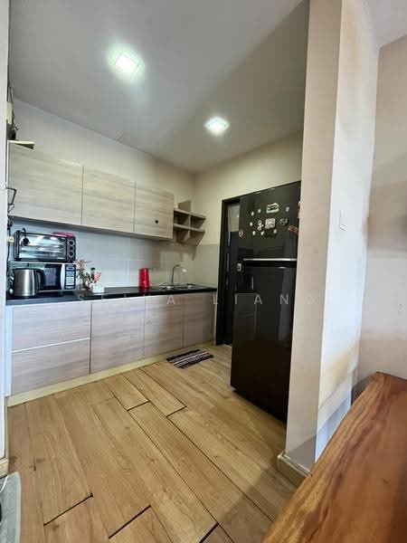 Apartment for Sale at Seri Austin Residence (Pangsapuri Seri Austin) - Seiya Liang - Kitchen - PropertyGuru.com.my