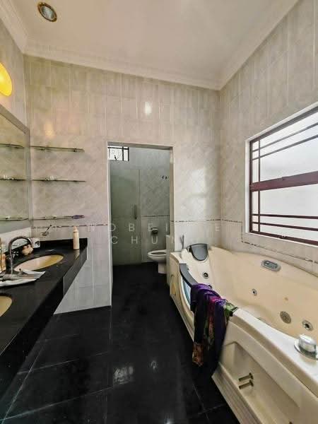 2-storey Terraced House for Sale in Putra Heights (Subang Jaya) - Nobeille Chung - Bathroom - PropertyGuru.com.my