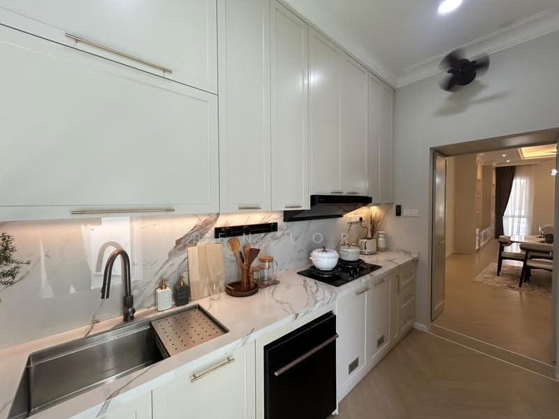 Twin Villas for Rent in Mont Kiara (Kuala Lumpur) - Ben Lor - Kitchen - PropertyGuru.com.my