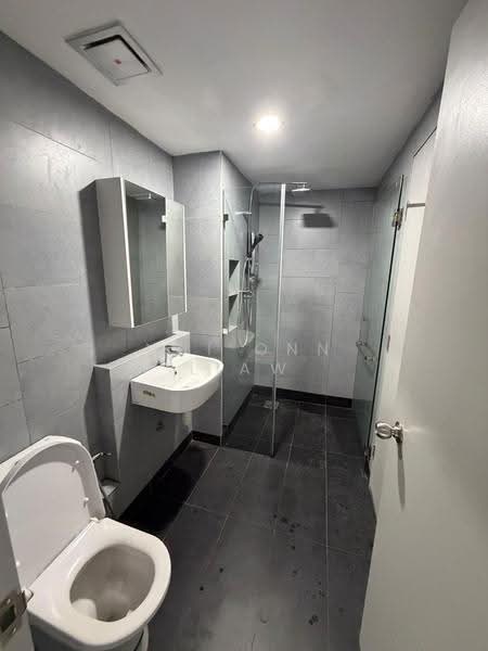 Kediaman Servis untuk Disewa di Jesselton Quay CityPads - Vui Onn Liaw - Bathroom - PropertyGuru.com.my