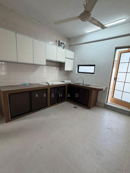 Rumah Berkembar untuk Dijual di Johor Bahru (Johor) - Arshad . - Kitchen - PropertyGuru.com.my