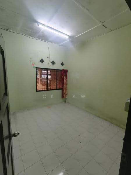 1-storey Terraced House for Sale in Taman Gembira (Semenyih) - CK Law - Interior - PropertyGuru.com.my