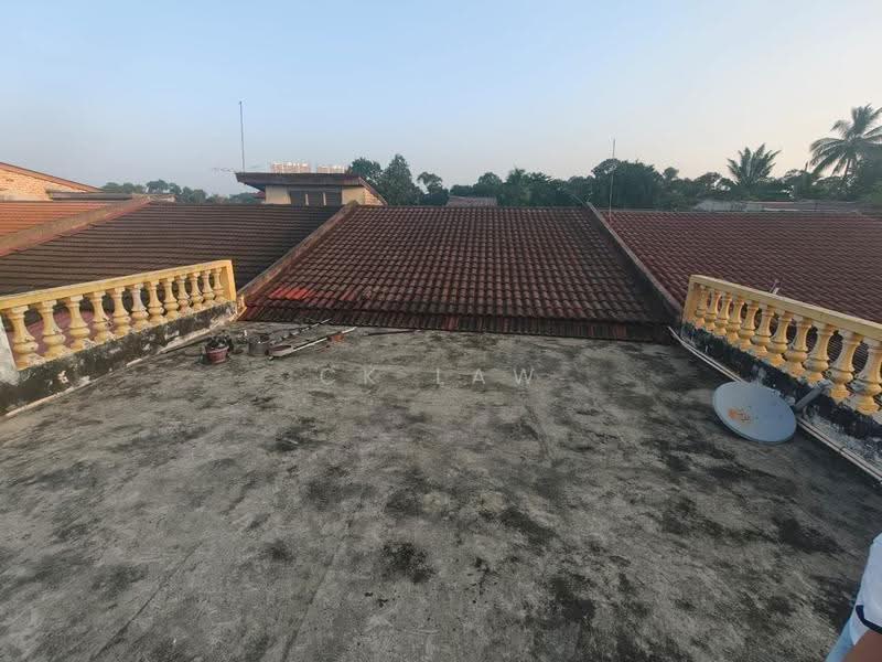 1-storey Terraced House for Sale in Taman Gembira (Semenyih) - CK Law - Roof - PropertyGuru.com.my