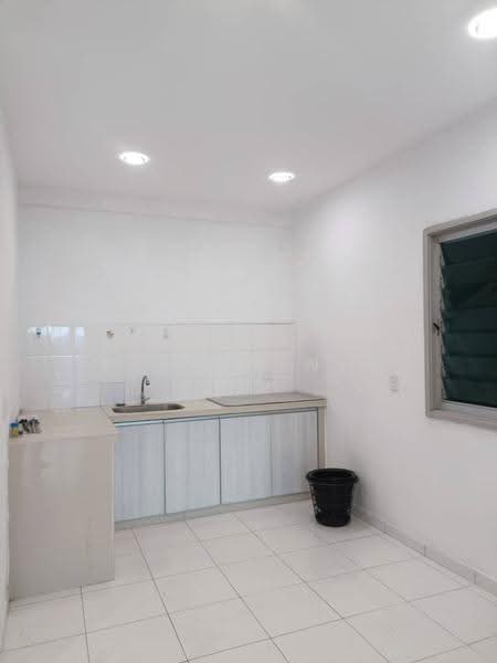 Kondominium untuk Dijual di The Golden Triangle Condominium - Loh Yu Wen - Kitchen - PropertyGuru.com.my