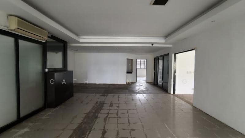 Shop / Office untuk Disewa di Taman Ungku Tun Aminah (Skudai) - Catherine Ong - Interior - PropertyGuru.com.my