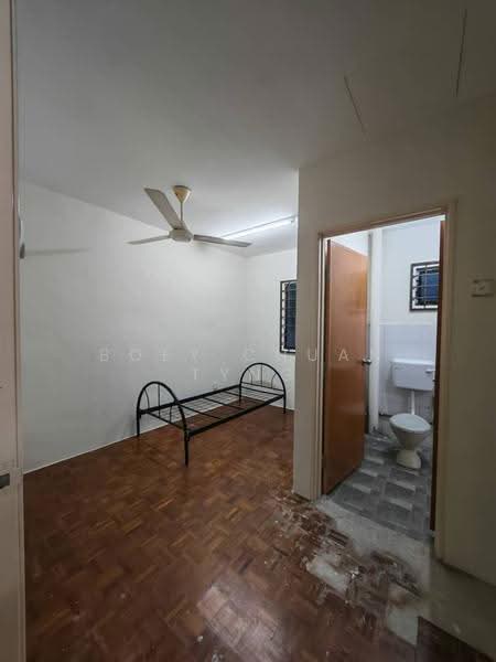 2-storey Terraced House for Sale in Taman Tampoi Indah (Tampoi) - Boey Chuan Tyng - Bedroom - PropertyGuru.com.my