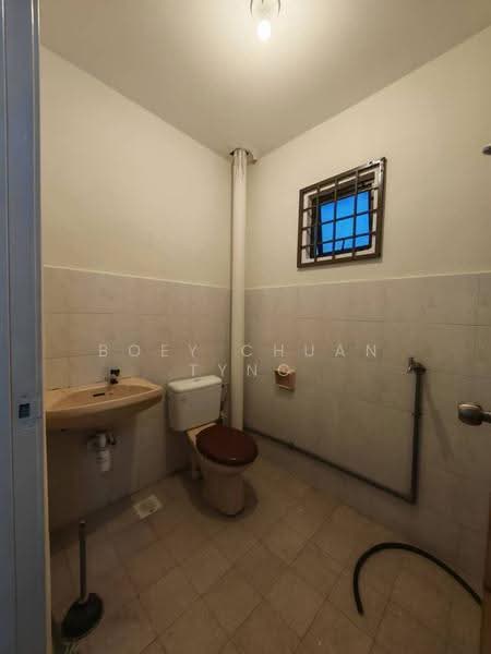 2-storey Terraced House for Sale in Taman Tampoi Indah (Tampoi) - Boey Chuan Tyng - Bathroom - PropertyGuru.com.my