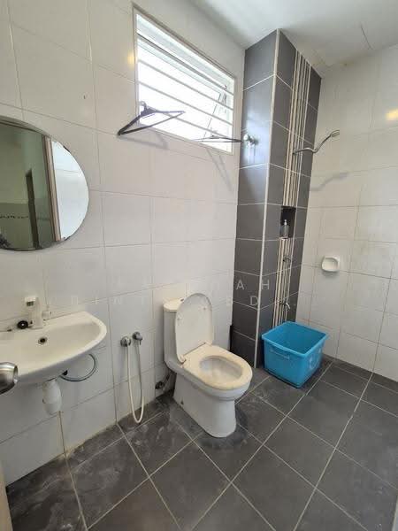 2-storey Terraced House for Sale in Alam Nusantara (Setia Alam) - Rafedah Binti Abdul Aziz - Bathroom - PropertyGuru.com.my
