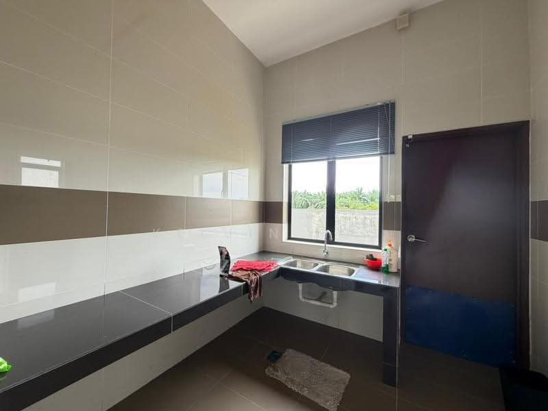 Semi-Detached House for Sale in Taman Melor (Teluk Intan) - Kelvin Foo - Kitchen - PropertyGuru.com.my