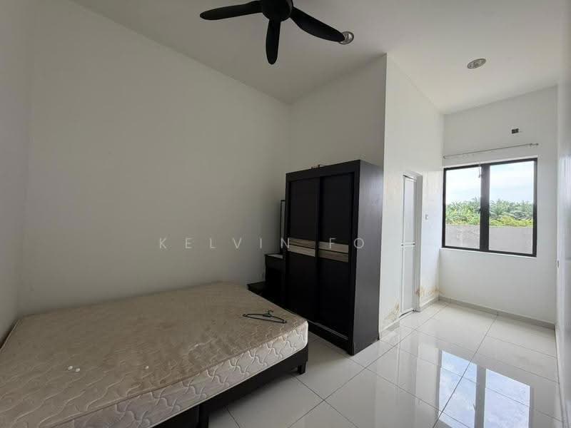 Semi-Detached House for Sale in Taman Melor (Teluk Intan) - Kelvin Foo - Bedroom - PropertyGuru.com.my