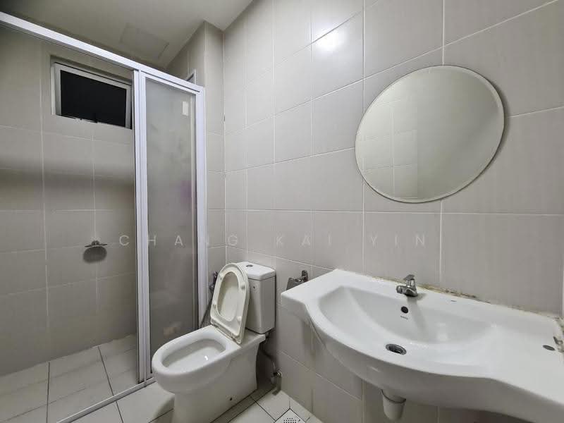 Kediaman Servis untuk Disewa di Meridin Bayvue @ Sierra Perdana - Chang Kai Yin - Bathroom - PropertyGuru.com.my
