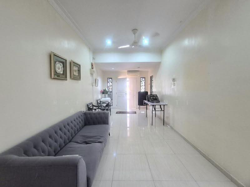 1-storey Terraced House for Sale in Taman Petaling (Klang) - Rafedah Binti Abdul Aziz - Living Room - PropertyGuru.com.my