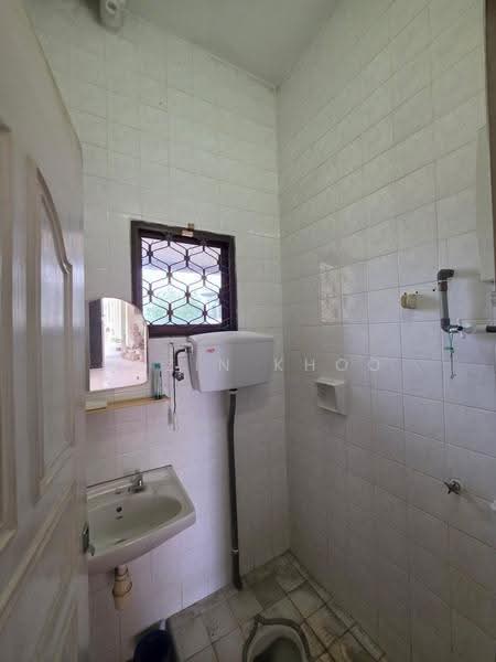 Bungalow House untuk Dijual di Housing Trust (Ipoh) - Qazin Khoo - Bathroom - PropertyGuru.com.my