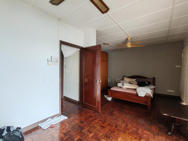 2.5-storey Terraced House for Sale in Batu Ferringhi (Penang) - Elynne Leong - Bedroom - PropertyGuru.com.my