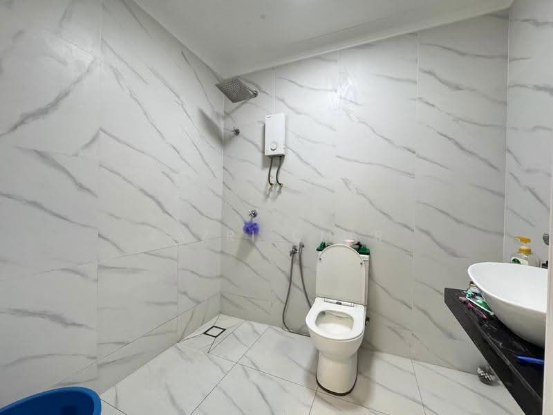 Semi-Detached House for Sale in Alam Suria (Puncak Alam) - Fazri Omar - Bathroom - PropertyGuru.com.my
