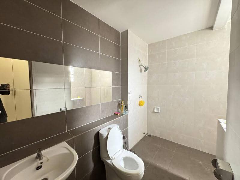 Semi-Detached House for Sale in Alam Suria (Puncak Alam) - Fazri Omar - Bathroom - PropertyGuru.com.my