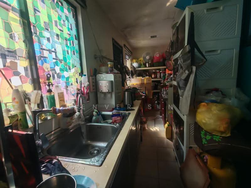 Rumah Teres 2-Tingkat untuk Dijual di Taman Bukit Mewah (Kajang) - Denver Sin - Kitchen - PropertyGuru.com.my