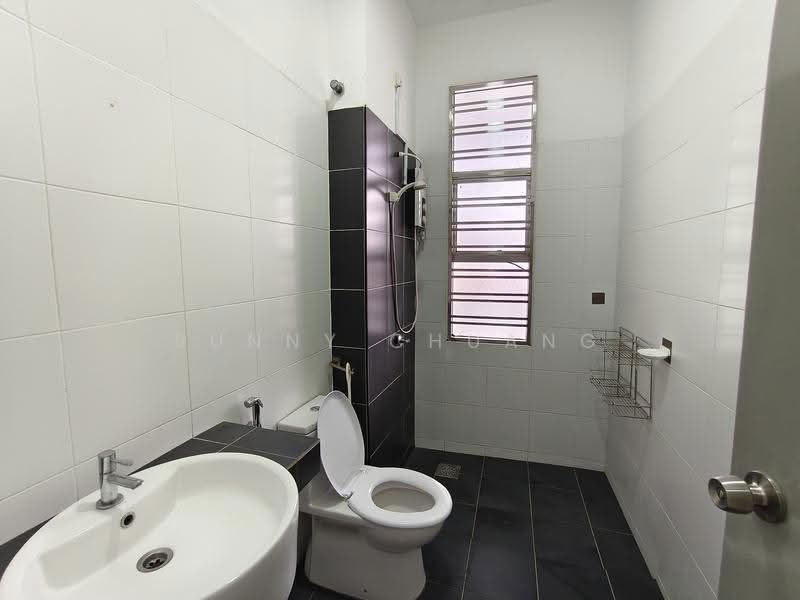 Rumah Teres 2-Tingkat untuk Disewa di Taman Pelangi Indah (Ulu Tiram) - Sunny Chuang - PropertyGuru.com.my