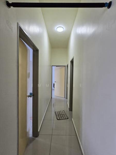 Kediaman Servis untuk Dijual di D'Summit Residences - Emma Lee - Corridor - PropertyGuru.com.my