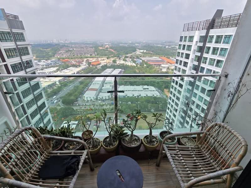 Kediaman Servis untuk Dijual di D'Summit Residences - Emma Lee - Balcony - PropertyGuru.com.my