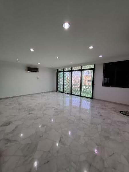 2.5-storey Terraced House for Sale in Batu Ferringhi (Penang) - Elynne Leong - Living Room - PropertyGuru.com.my