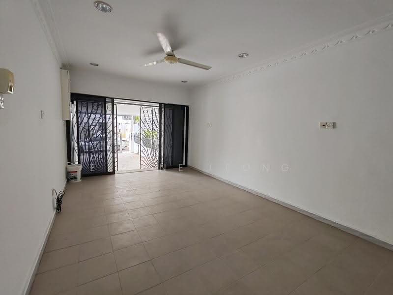 2.5-storey Terraced House for Sale in Batu Ferringhi (Penang) - Elynne Leong - Living Room - PropertyGuru.com.my