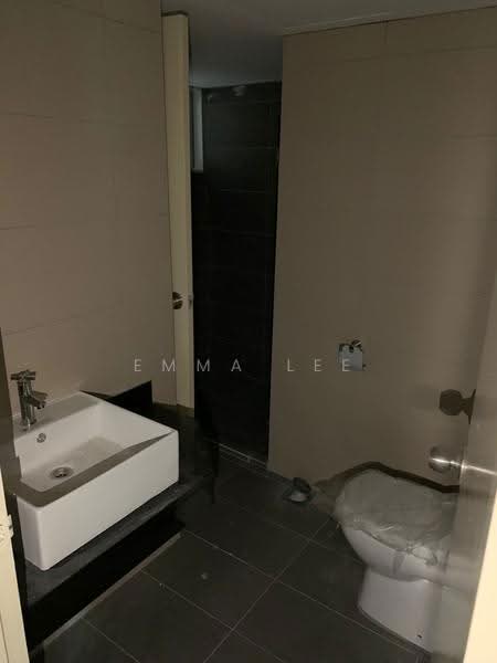 Pangsapuri untuk Dijual di Larkin Residence Phase 2 - Emma Lee - Bathroom - PropertyGuru.com.my