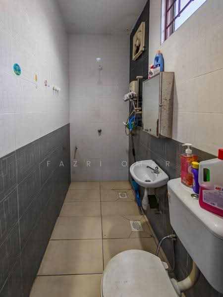 Terraced House for Sale in Bandar Baru Nilai (Nilai) - Fazri Omar - Bathroom - PropertyGuru.com.my