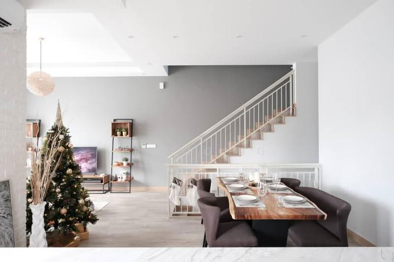 Townhouse for Rent in 16 Sierra (Puchong) - Apollo Ng - Living Room - PropertyGuru.com.my
