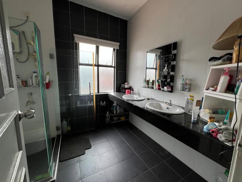 Rumah Teres untuk Dijual di Taman Laguna (Johor Bahru) - Emma Lee - Bathroom - PropertyGuru.com.my