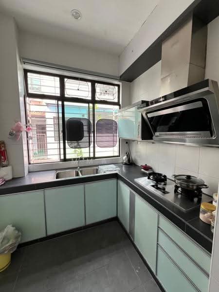 Rumah Teres untuk Dijual di Taman Laguna (Johor Bahru) - Emma Lee - Kitchen - PropertyGuru.com.my