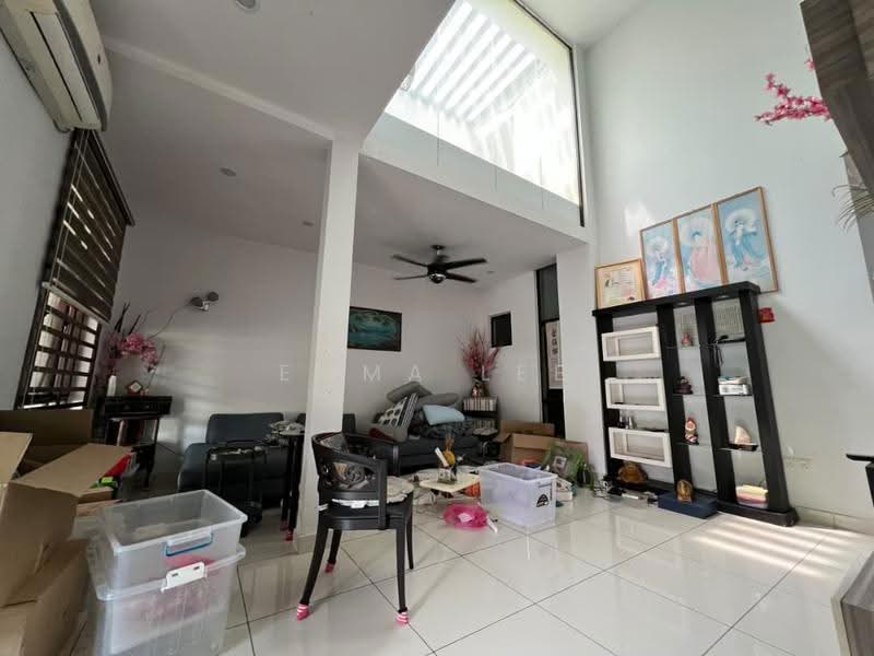 Rumah Teres untuk Dijual di Taman Laguna (Johor Bahru) - Emma Lee - Living Room - PropertyGuru.com.my